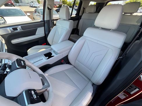 Used 2025 Hyundai Santa Fe SEL FWD image 39