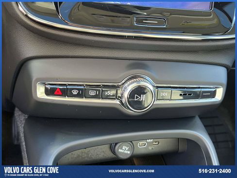 Used 2026 Volvo XC40 B5 Core w/ Climate Package image 30