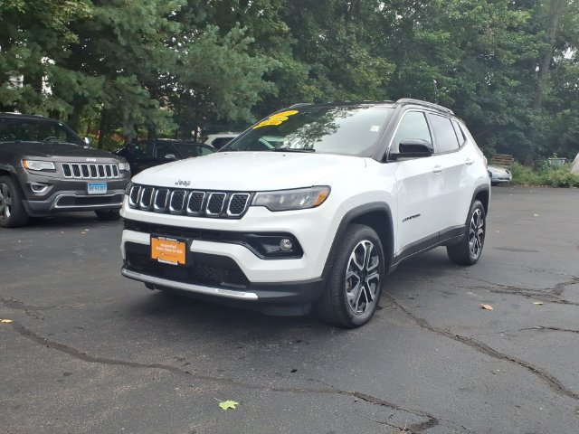Certified 2023 Jeep Compass Limited AWD/4WD image 3