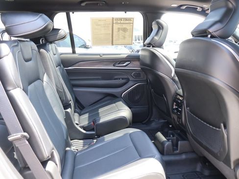 Used 2024 Jeep Grand Cherokee L Overland w/ Advanced Protech Group III AWD/4WD image 11