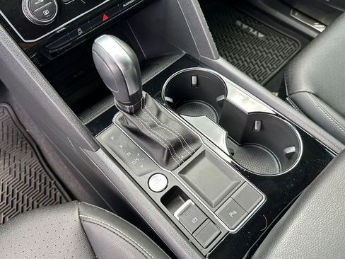 Used 2023 Volkswagen Atlas SE image 14