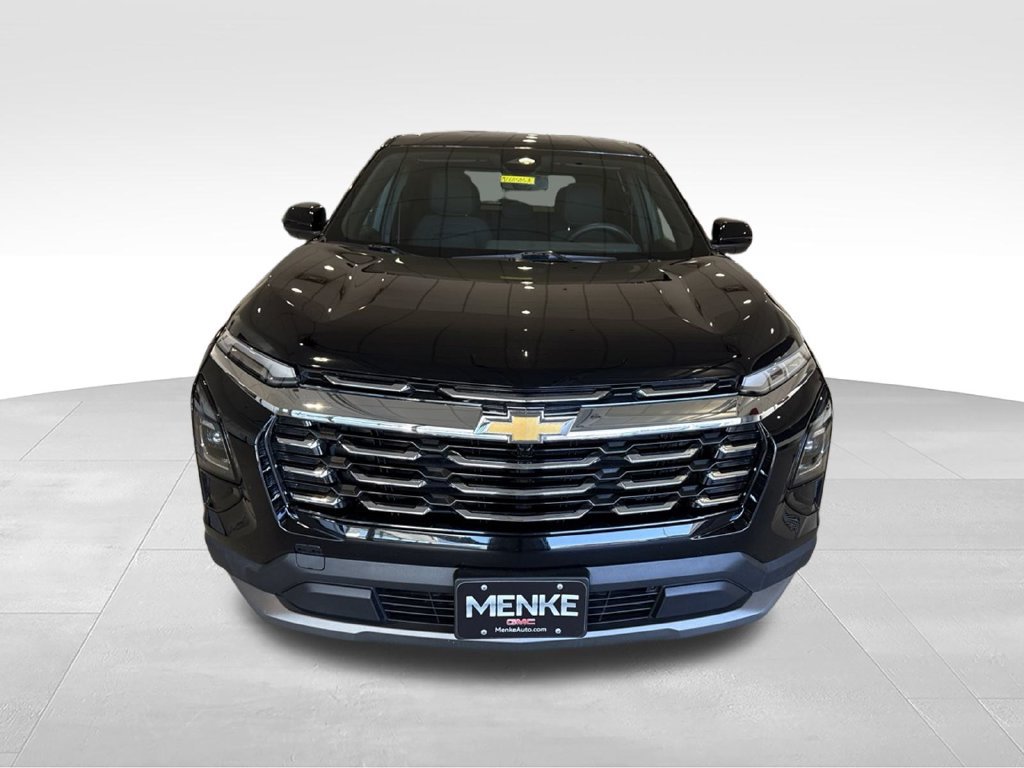 Used 2025 Chevrolet Equinox LT AWD/4WD image 2