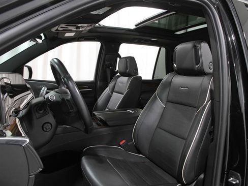 Certified 2023 Cadillac Escalade Premium Luxury image 5