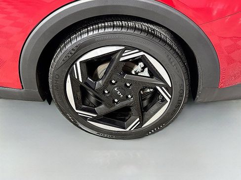 Used 2025 Kia K4 EX image 28