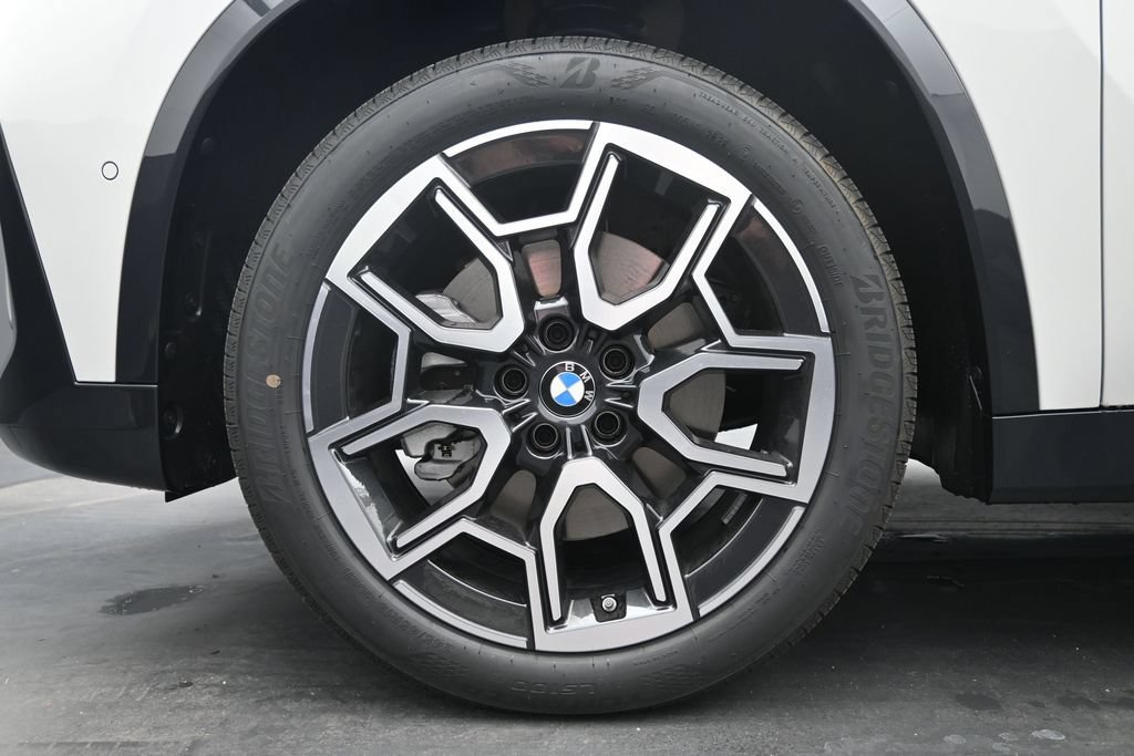 New 2027 BMW X1 xDrive28i AWD/4WD image 4