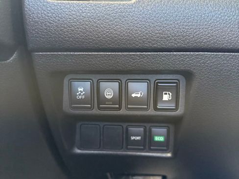 Used 2019 Nissan Rogue SV image 26