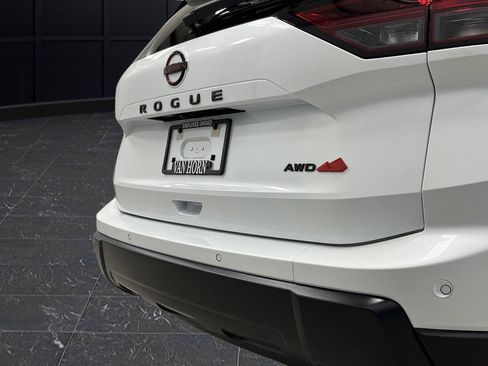 Used 2025 Nissan Rogue SV w/ Rock Creek Premium Package image 31