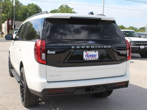 New 2026 Ford Expedition Active RWD image 9