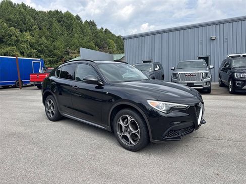 Used 2022 Alfa Romeo Stelvio Ti image 7