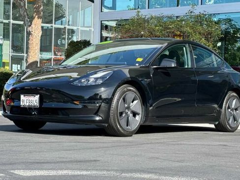 Used 2021 Tesla Model 3 Standard Range Plus RWD image 8