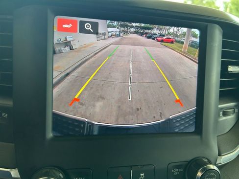 Used 2024 RAM 2500 Big Horn AWD/4WD image 9