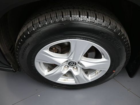 Certified 2023 Toyota Highlander LE FWD image 14