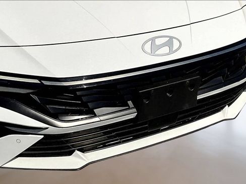 Used 2024 Hyundai Elantra Limited FWD image 29