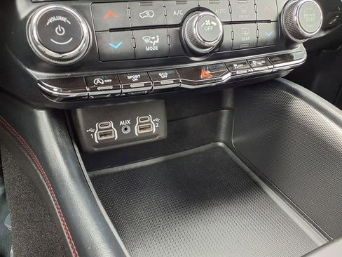 Used 2023 Dodge Durango GT image 10