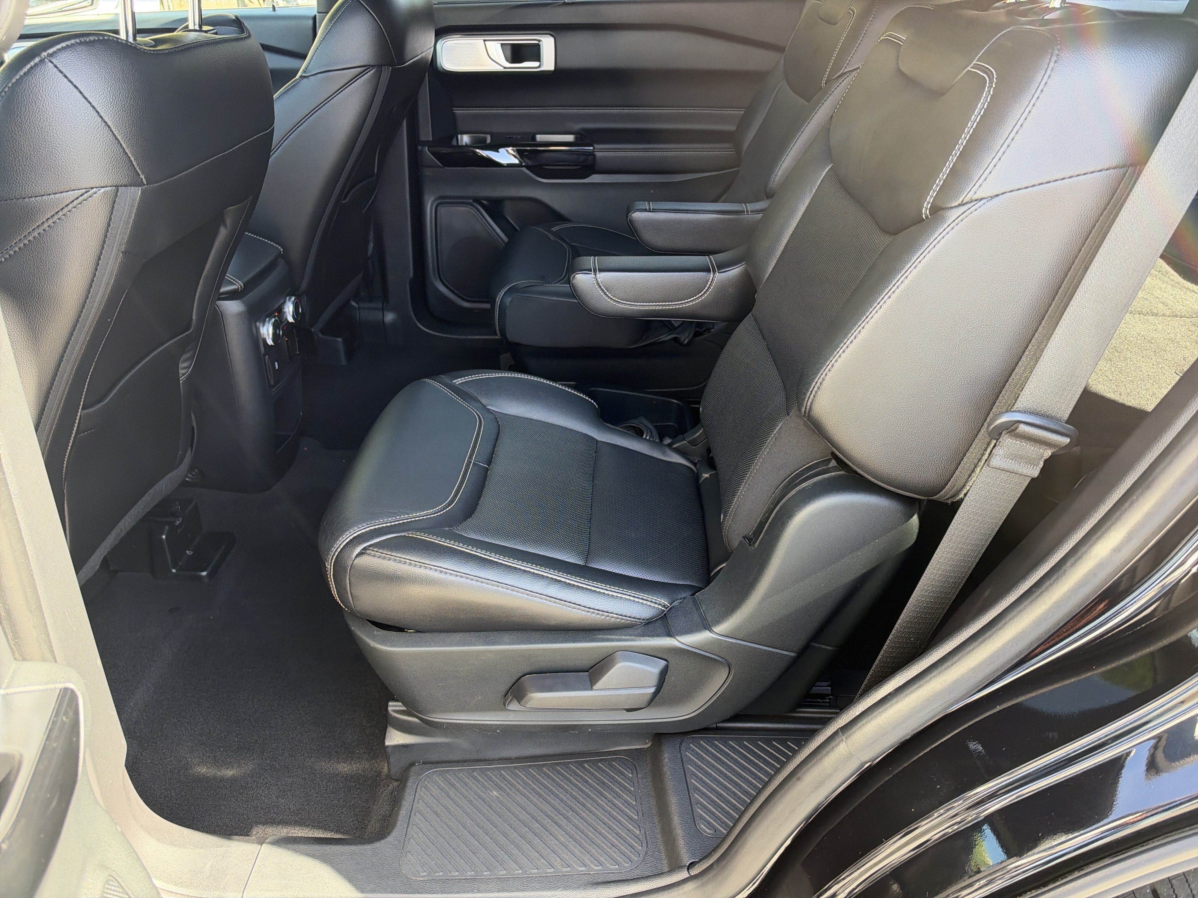 Used 2021 Ford Explorer ST w/ Equipment Group 401A AWD/4WD image 26