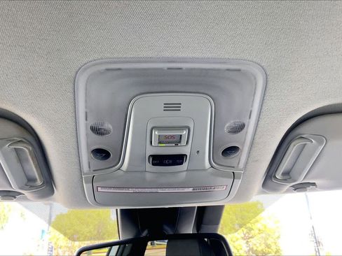 Used 2022 Toyota Prius Limited FWD image 31