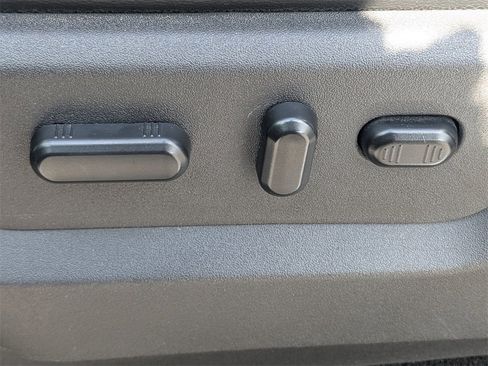 Used 2015 Ford F250 Lariat w/ Lariat Interior Package image 21