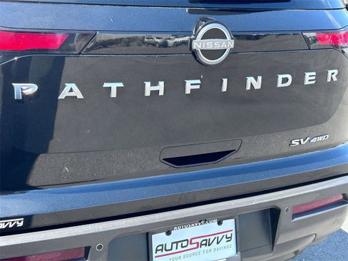 Used 2022 Nissan Pathfinder SV image 10