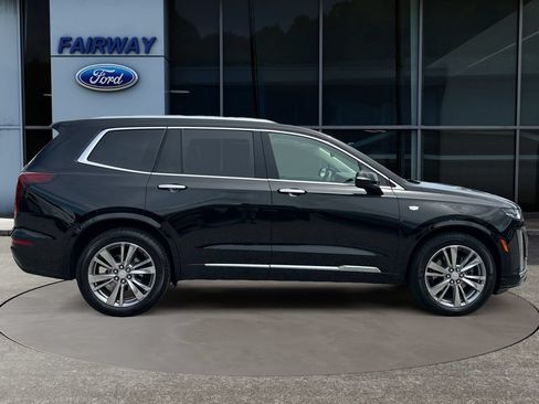 Used 2024 Cadillac XT6 Premium Luxury w/ Technology Package FWD image 9