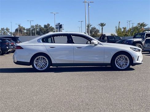 New 2025 BMW 530i image 5