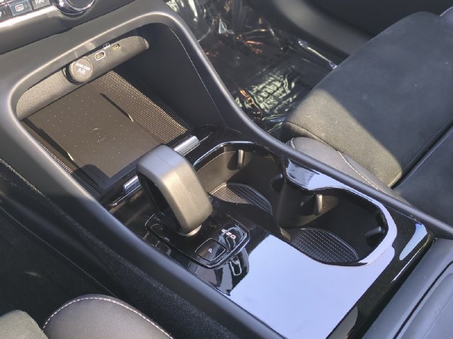 Certified 2023 Volvo C40 P8 Recharge Ultimate w/ Protection Package Premier AWD/4WD image 24