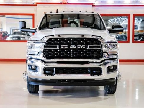 Used 2022 RAM 3500 Big Horn w/ Level A Equipment Group image 9