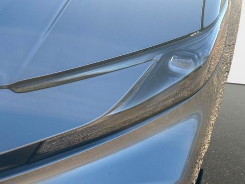 Used 2025 Toyota Camry SE image 9