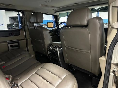 Used 2004 HUMMER H2 w/ Preferred Equipment Group AWD/4WD image 18