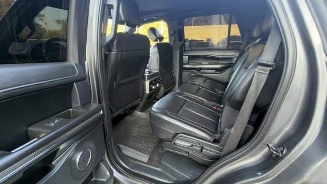 Used 2020 Ford Expedition XLT w/ Equipment Group 202A AWD/4WD image 21