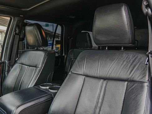 Used 2015 Lincoln Navigator L 4WD image 23