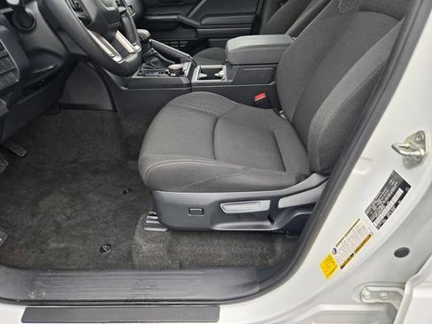Certified 2025 Toyota 4Runner SR5 AWD/4WD image 19