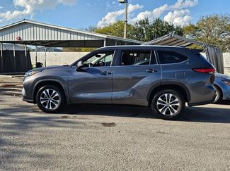 Used 2023 Toyota Highlander XLE video 3