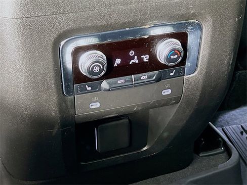 Used 2023 GMC Yukon SLT w/ SLT Premium Package image 27