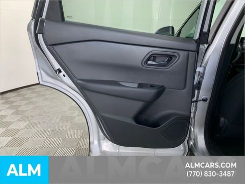Used 2024 Nissan Rogue S image 30