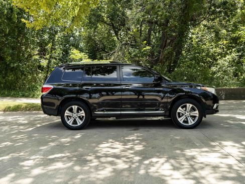 Used 2012 Toyota Highlander Limited FWD image 10