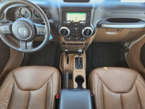 Used 2017 Jeep Wrangler Unlimited Sahara w/ Connectivity Group image 26