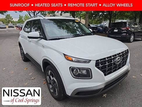 Used 2026 Hyundai Venue SEL FWD image 1