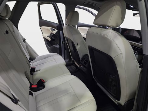 New 2025 Audi Q5 2.0T Premium image 11
