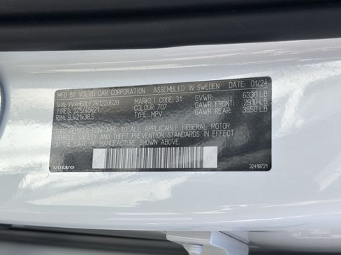 Certified 2024 Volvo XC90 T8 Ultimate w/ Protection Package Premier AWD/4WD image 37