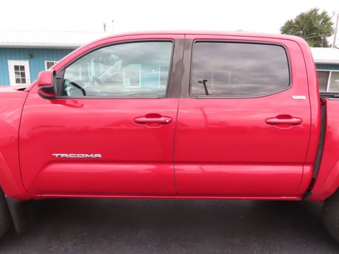 Used 2019 Toyota Tacoma TRD Off-Road image 13