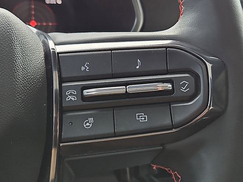 Certified 2024 GMC Canyon AT4X image 22