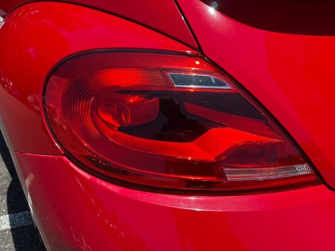Used 2013 Volkswagen Beetle 2.0T FWD image 7