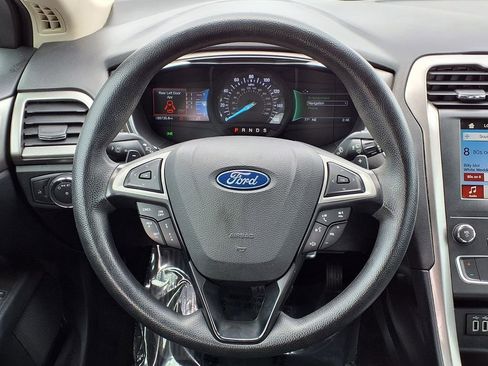 Used 2019 Ford Fusion SE image 20
