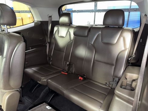 Used 2022 Kia Telluride SX w/ Towing Package FWD image 32