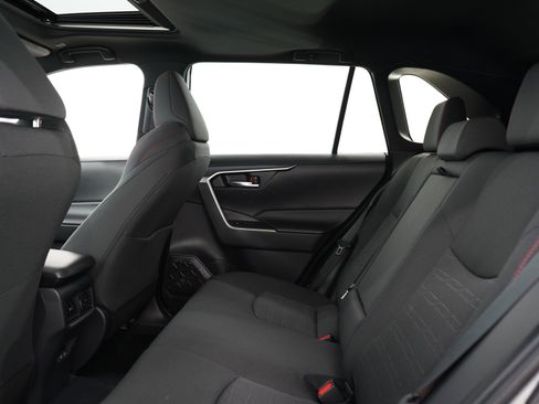 Used 2025 Toyota RAV4 SE w/ Weather & Moonroof Package AWD/4WD image 18