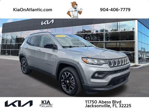 Used 2022 Jeep Compass Latitude FWD image 1