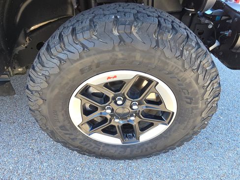 Used 2018 Jeep Wrangler Rubicon w/ Steel Bumper Group image 10