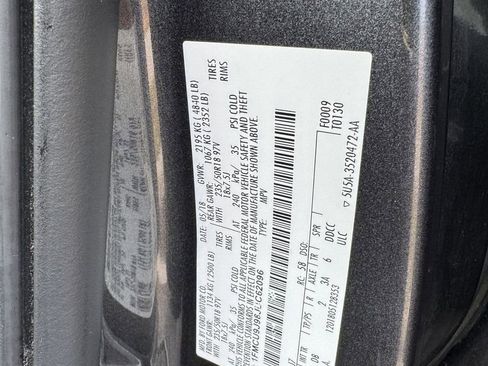 Used 2018 Ford Escape Titanium AWD/4WD image 32
