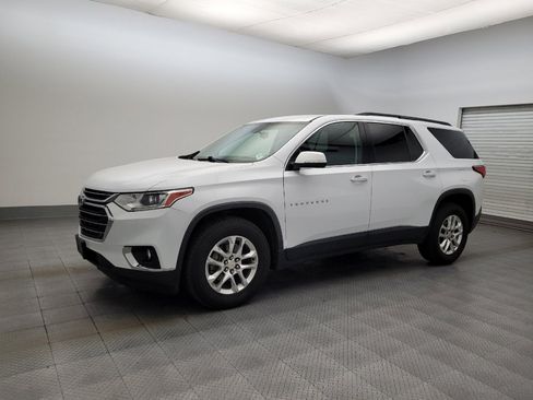 Used 2019 Chevrolet Traverse LT FWD image 2