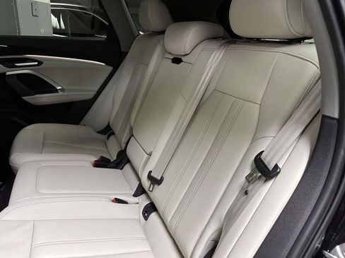 Used 2025 Audi Q5 Premium w/ Convenience Package image 15